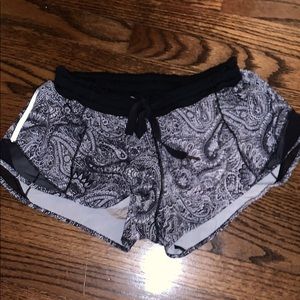 Lululemon Hotty Hot Short II
